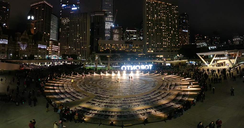 Circle of crowd, Toronto city hall, nuit blanche 2015