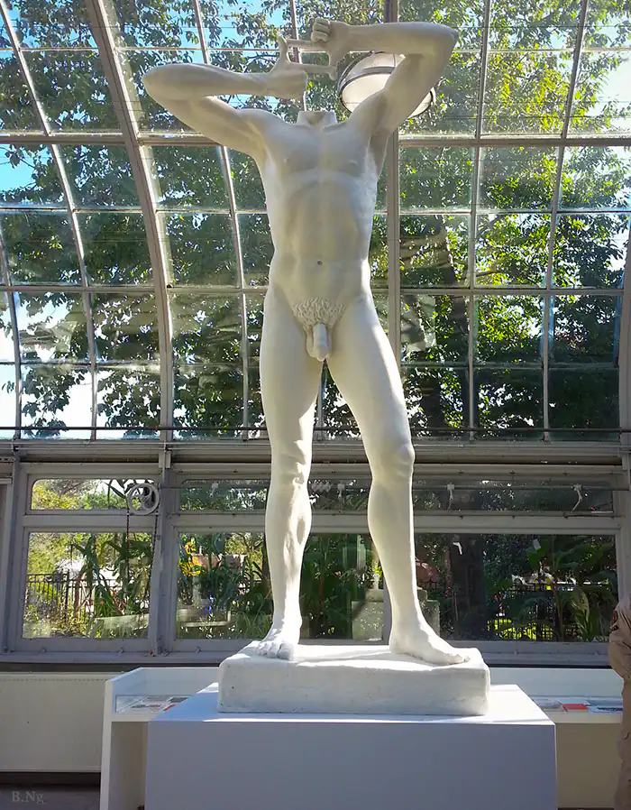 Luis Jacob, Sphinx statue, frontal, nuit blanche 2015